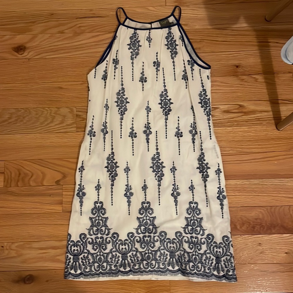 Dress, has pockets